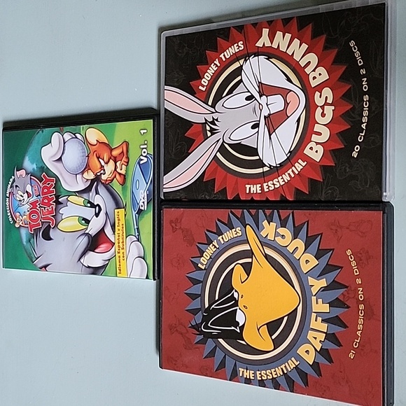 FREE with purchase Bugs Bunny, Daffy Duck, Tom and Jerry DVD sets - Picture 1 of 1